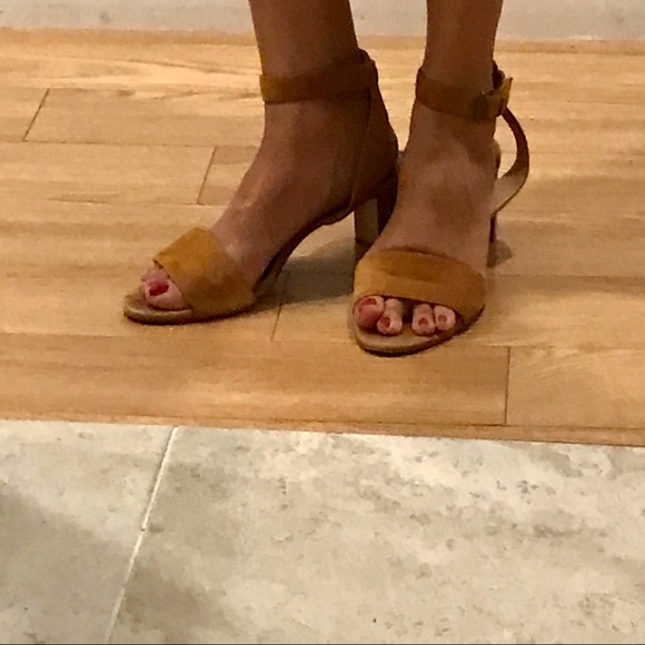 Madewell tan suede ankle strap sandals. Size 10. - Picture 2 of 14